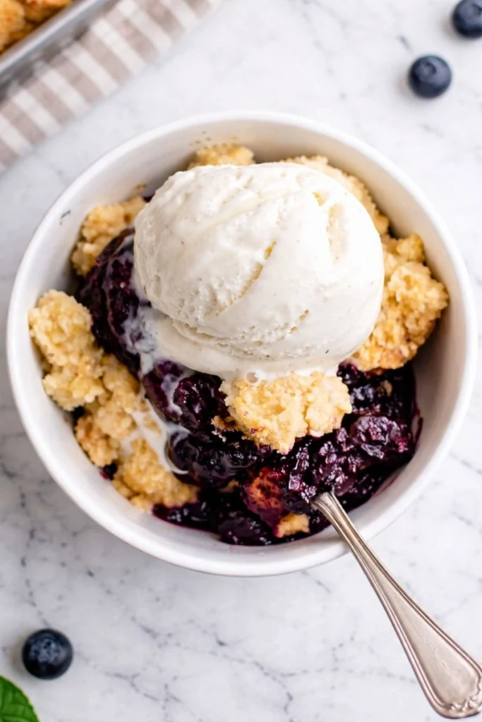 Crockpot Blueberry Peach Cobbler