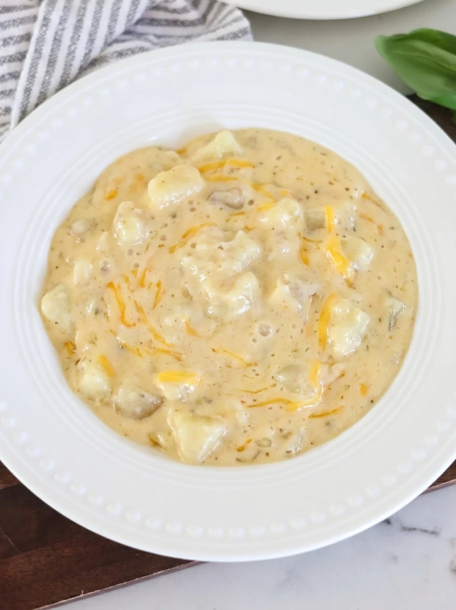 finished cheeseburger soup