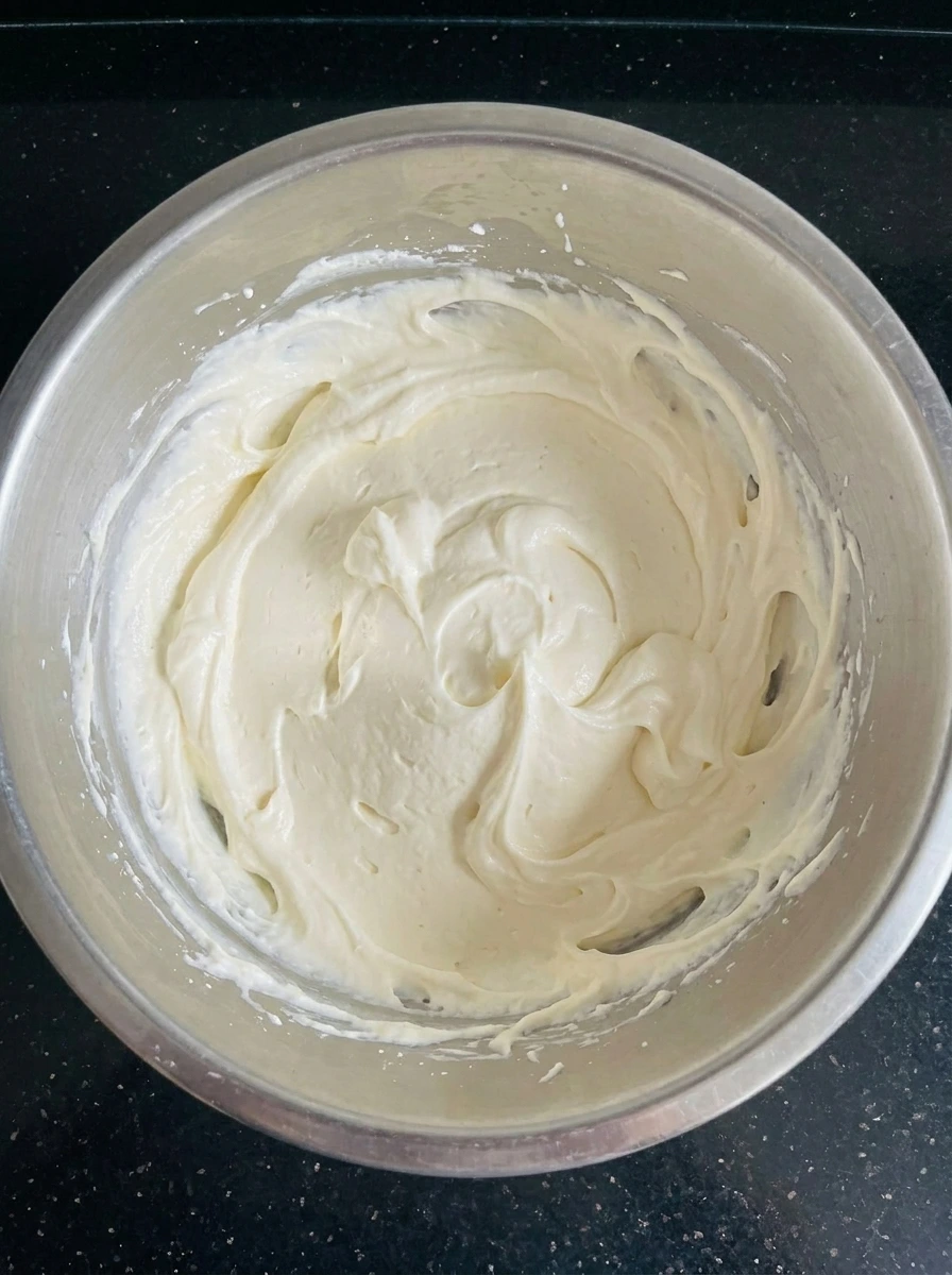 Fluffy cream filling mixture