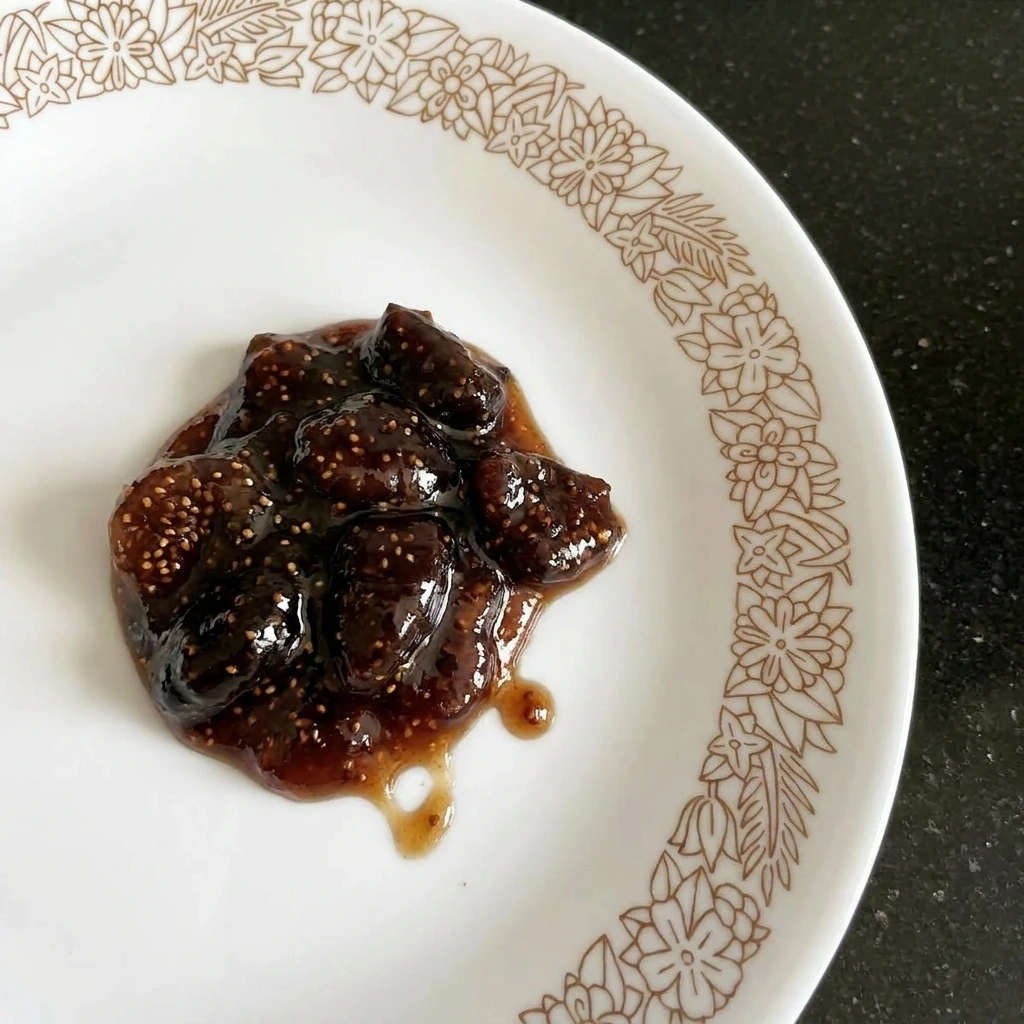 Single portion of Homemade Fig Jam on a plate